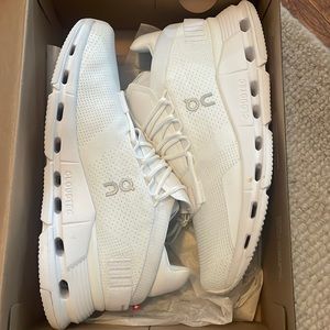 On cloud cloud nova BRAND NEW